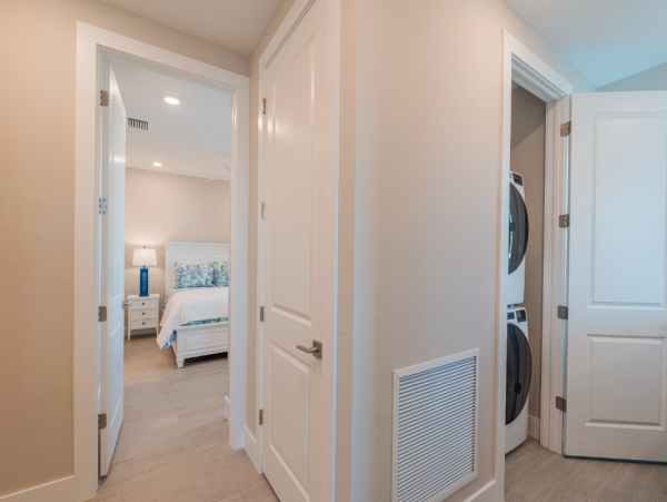 Modern Coastal Beach House - Perfect for Families & Groups
